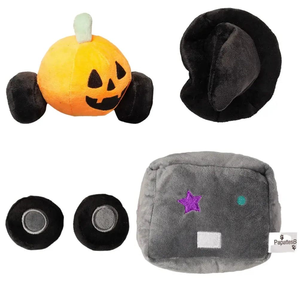 Ensemble de jouets pour chien PapattesBox Halloween Magic Train — toutes les pièces détachées : citrouille en peluche, chapeau de sorcière, wagon gris décoré d’étoiles violettes et roues amovibles.